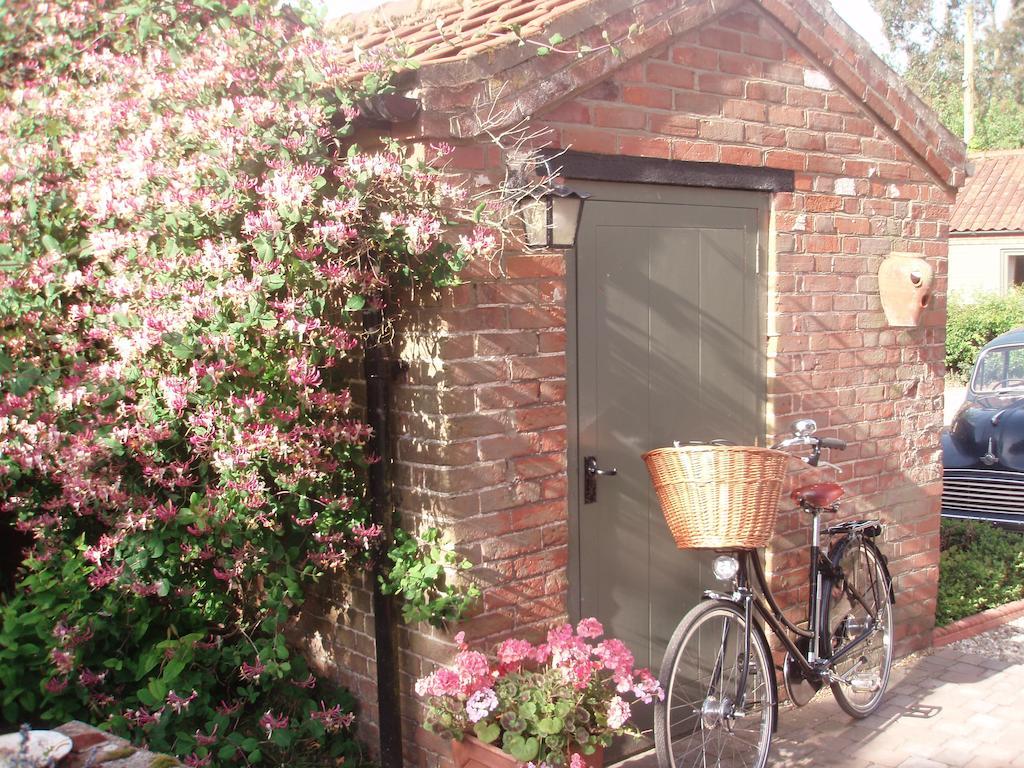 White House Farm Bed & Breakfast Hindolveston Bagian luar foto